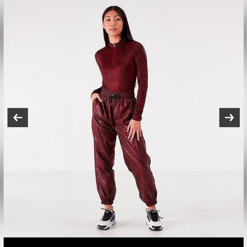 Nike Python Joggers - Picture 2 of 5